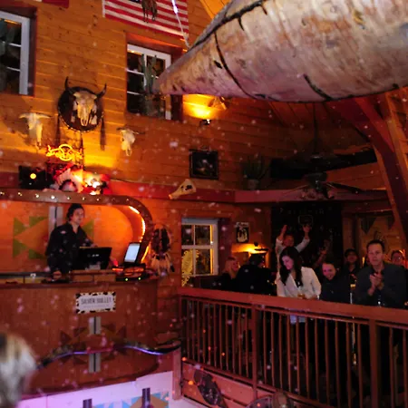 莱尼克滑雪酒店 3*